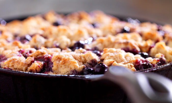 Gluten-Free Mixed Berry Crumble (Recipe)