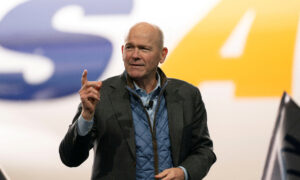 Boeing Denies CEO Calhoun  Million Bonus Due to 777X Delays