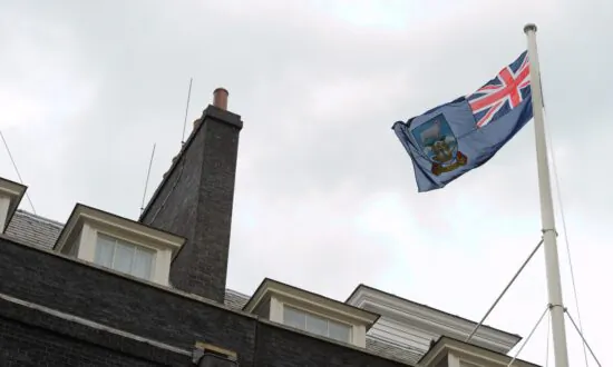 Argentina Asks UK to Resume Negotiations Over Falklands Sovereignty