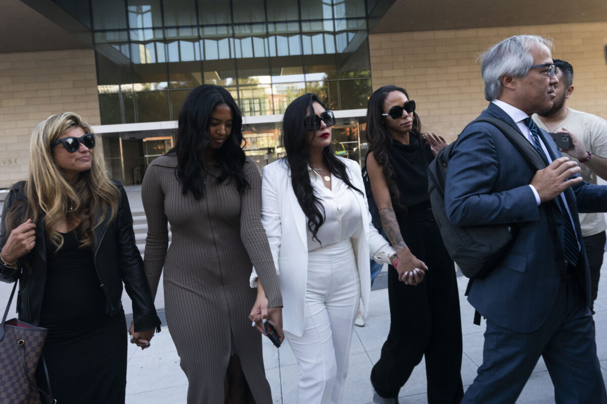 NextImg:Kobe Bryant Family Settles Photo Lawsuit for $28.5 Million