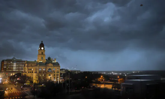 Tornadoes Hit Texas, Louisiana, Storm Warnings Issued for Parts of Southwest US