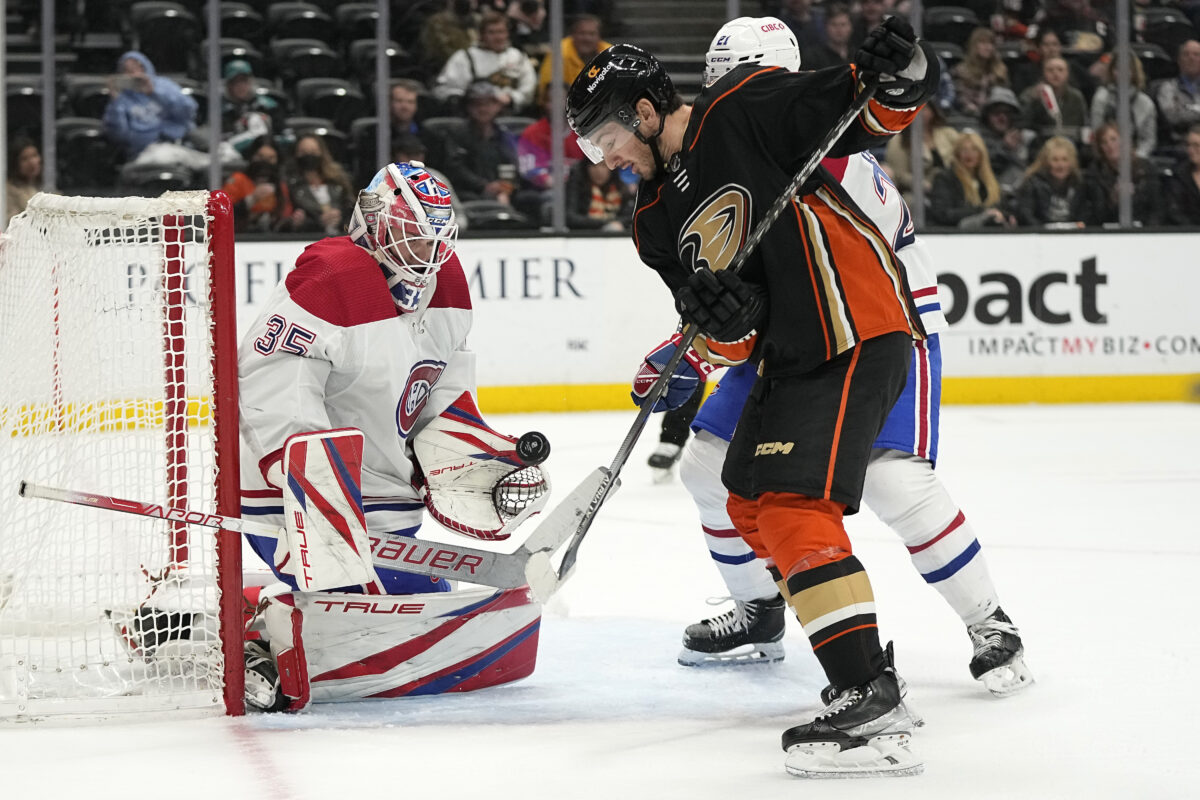 NextImg:Ducks' Power Play Gets on Track in 3–2 Win Over Canadiens