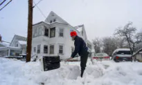 Heavy Snow Hits Northeast as Storm Cleanup Begins in South