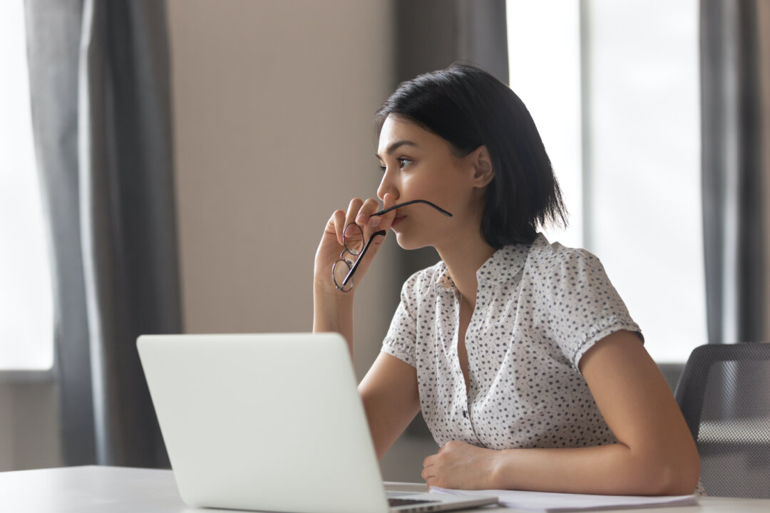When you stay with the uncomfortable feeling of resistance, you are strengthening your ability to endure so that you can accomplish difficult tasks.(fizkes/Shutterstock)