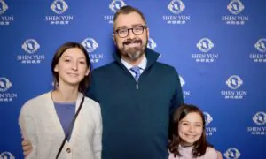 CEO Brings Daughters to Shen Yun to See China’s Ancient Traditions