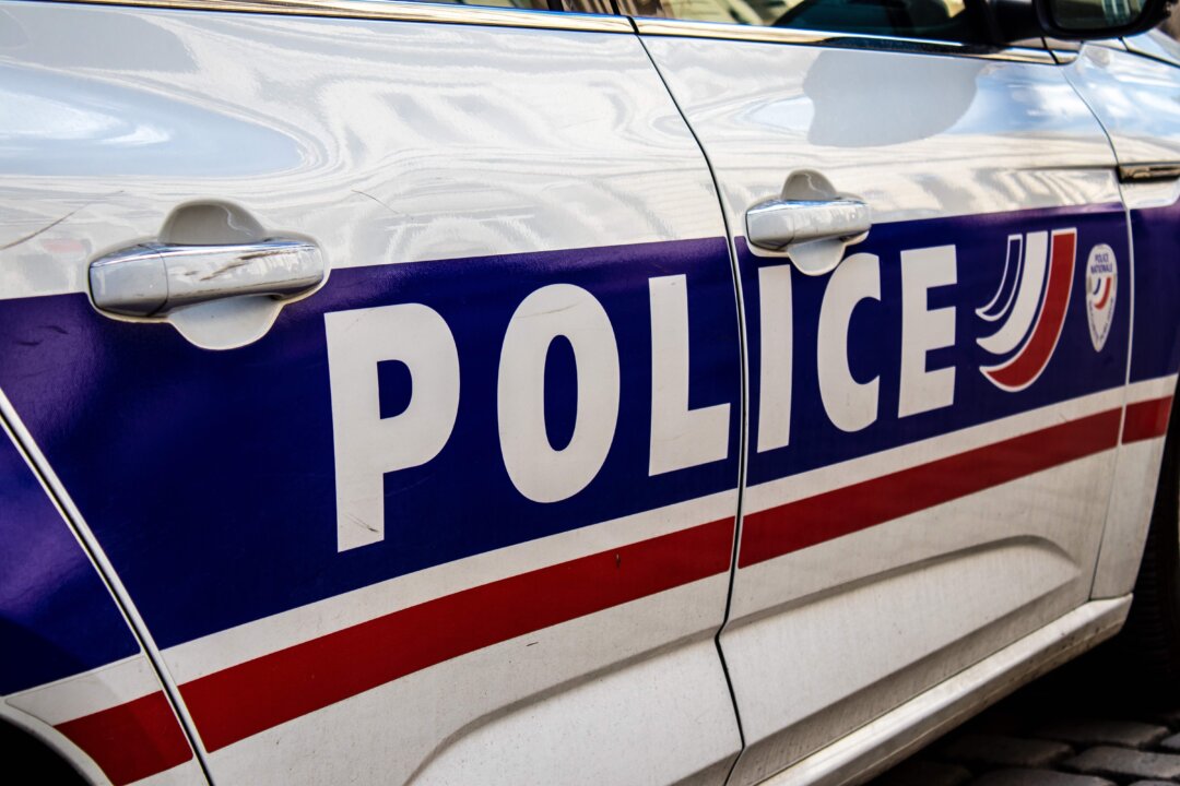 3 Women Stabbed in Paris, Suspect Arrested