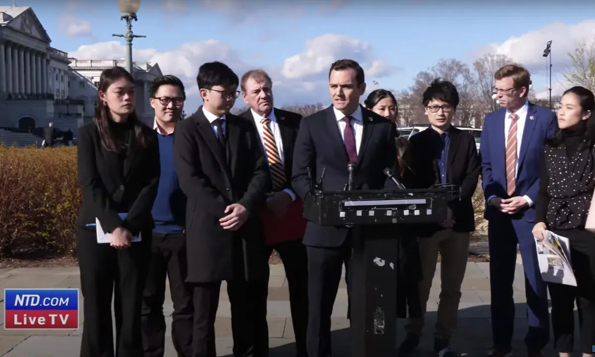 On Feb. 28, members of the U.S. Congress and a number of Hong Kong democrats in exile criticized the CCP for threatening global democracy and human rights and called for the release of the Hong Kong primary election (Hong Kong 47) defendants. (NTD live screenshot)