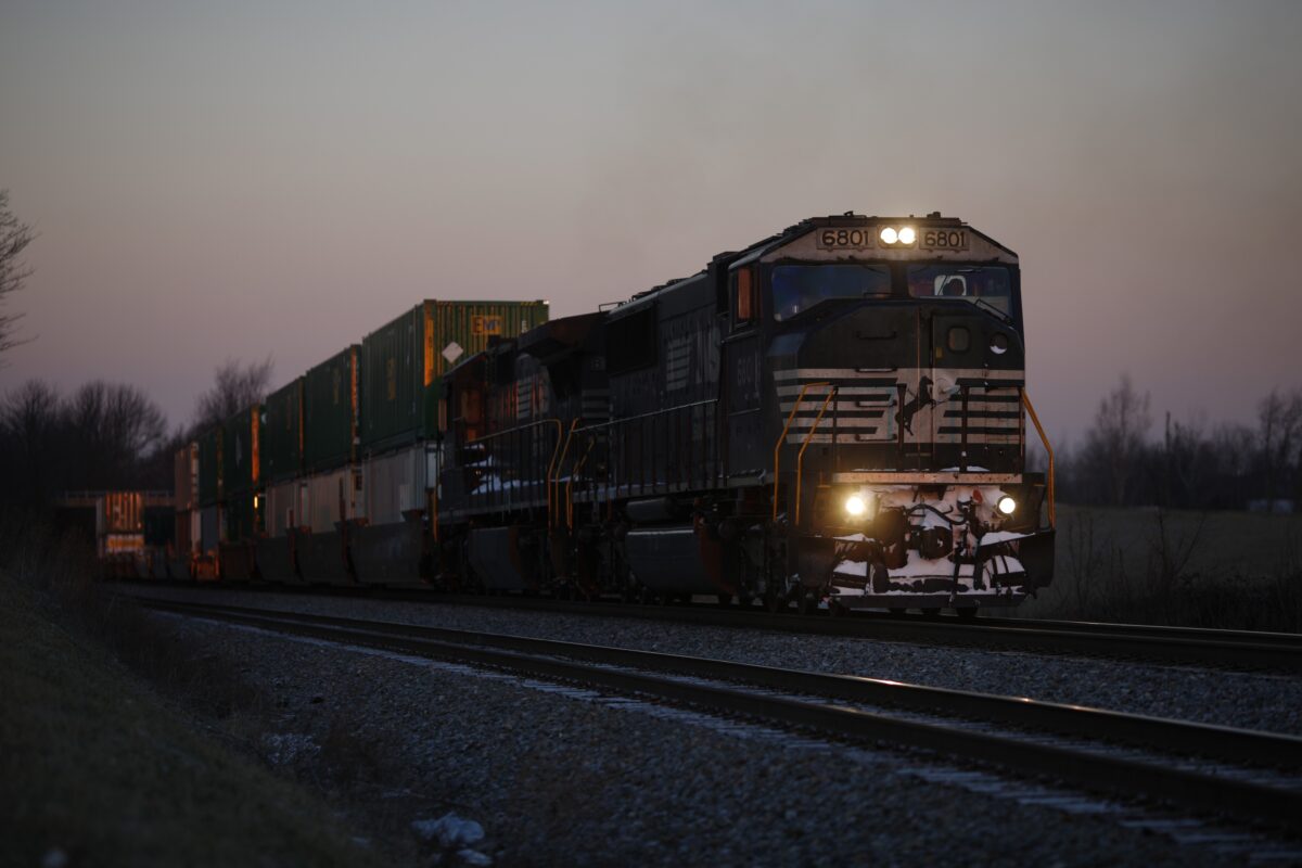 NextImg:Largest Railroad Merger in 2 Decades Approved, Linking US, Canada, Mexico