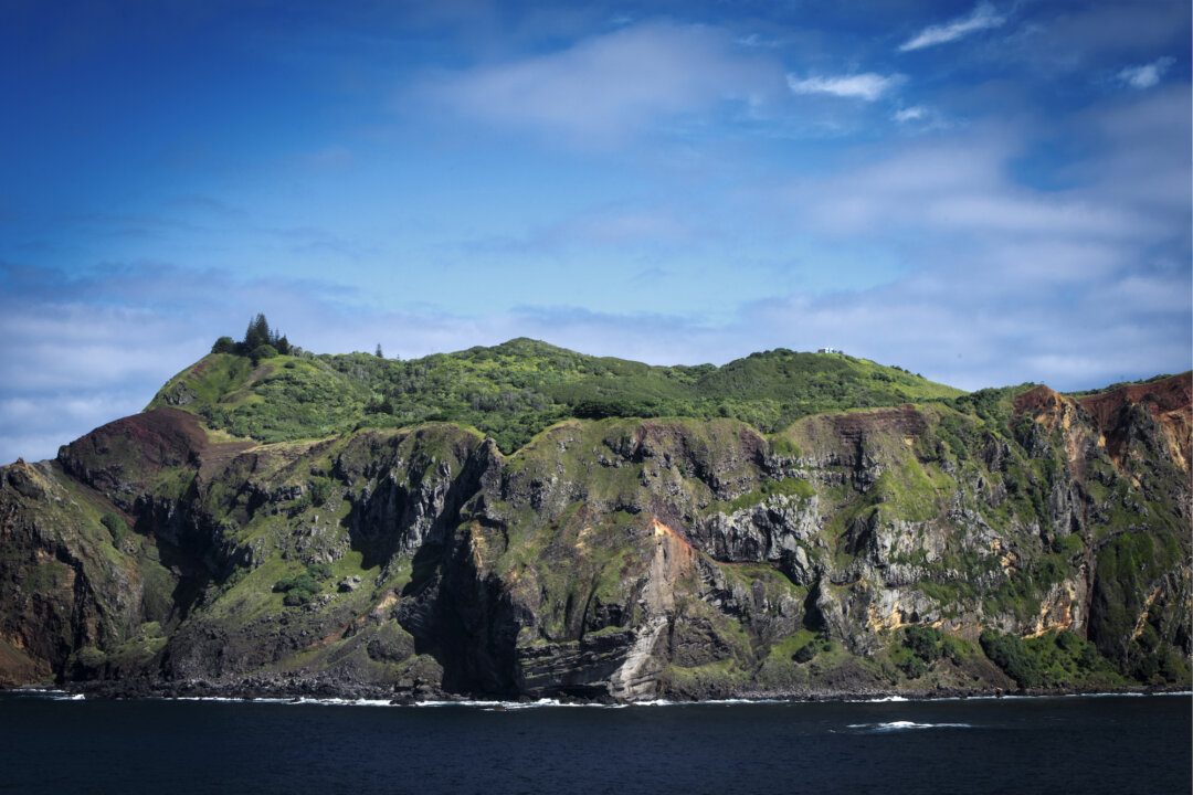 Many inhabitants on Pitcairn Island are descended from the mutineers of the HMS Bounty. (Camillo Cinelli/Shutterstock)