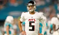 XFL Roundup: Defenders Beat A.J. McCarron, Battlehawks for 1st Place