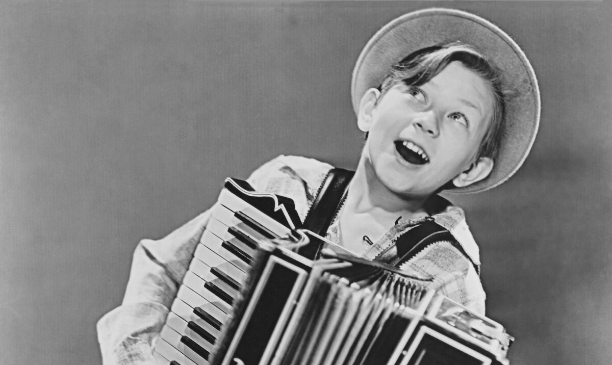 NextImg:‘Sing, You Sinners’ From 1938: Three Musical Brothers