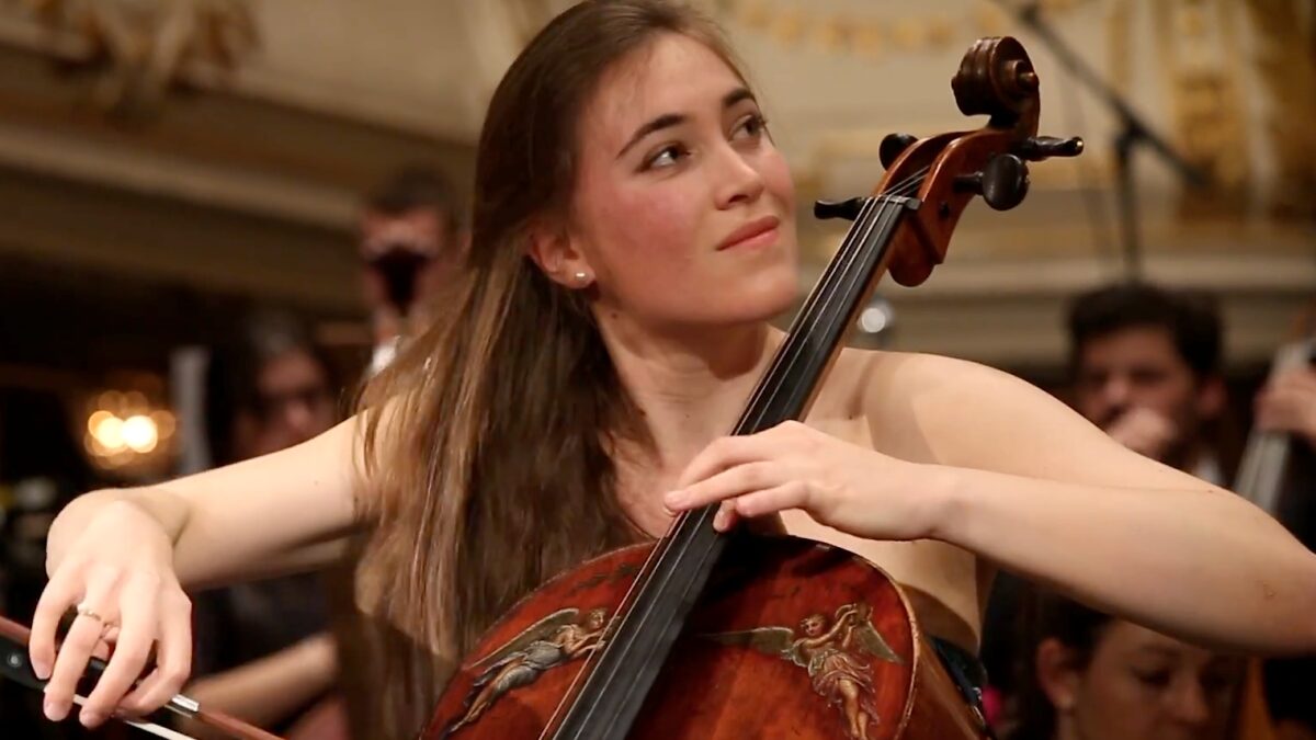 NextImg:[PREMIERING at 7:30 PM ET] Elgar: Concerto (Live) for Cello and Symphony Orchestra | Nadège Rochat