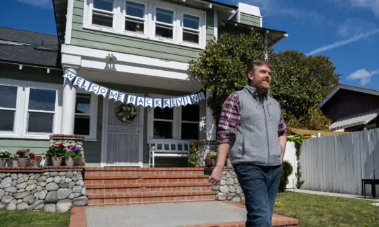 Man Reunites 30 Years Later With Shelter Staff Who Helped Set Him on Right Path