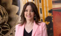 Democratic Presidential Candidate Williamson Calls for Standing Against ‘Corporate Tyranny’