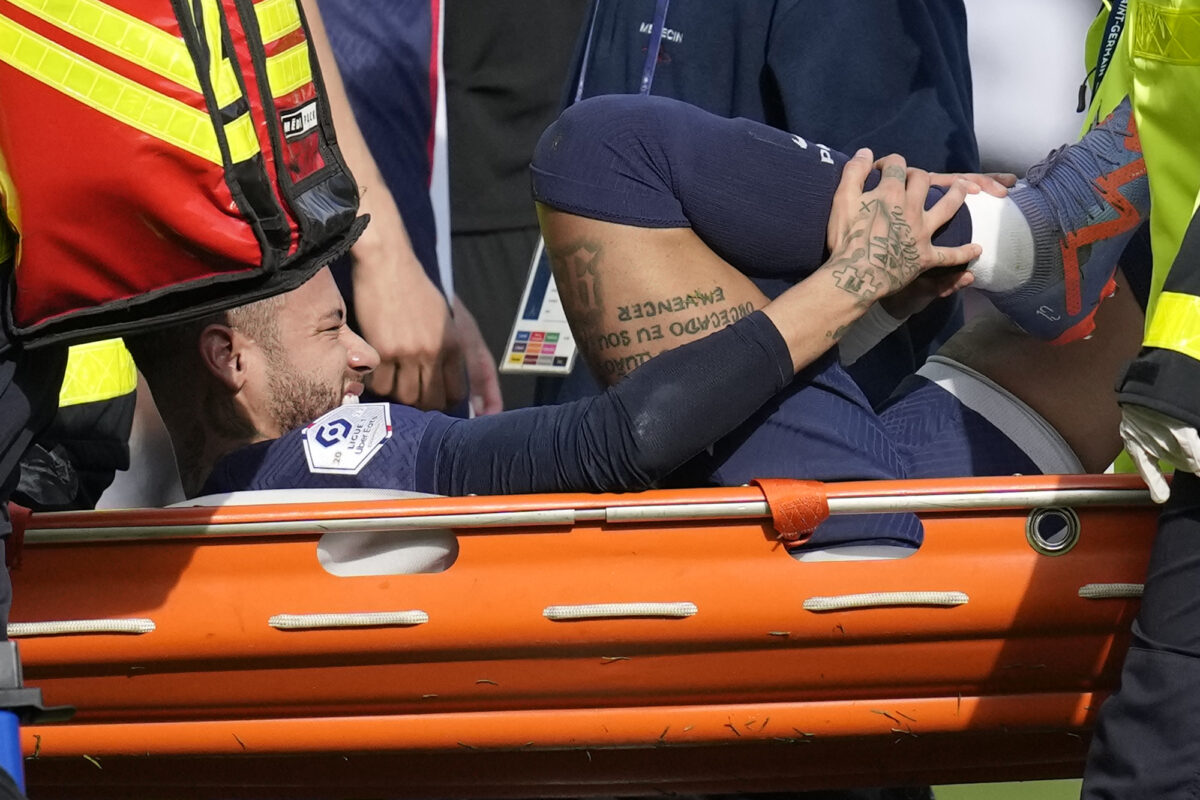 NextImg:Neymar to Undergo Season-Ending Surgery on Right Ankle