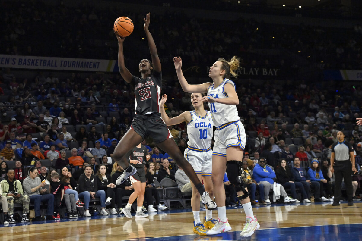 NextImg:Washington State Tops No. 19 UCLA 65–61 for Pac-12 Title