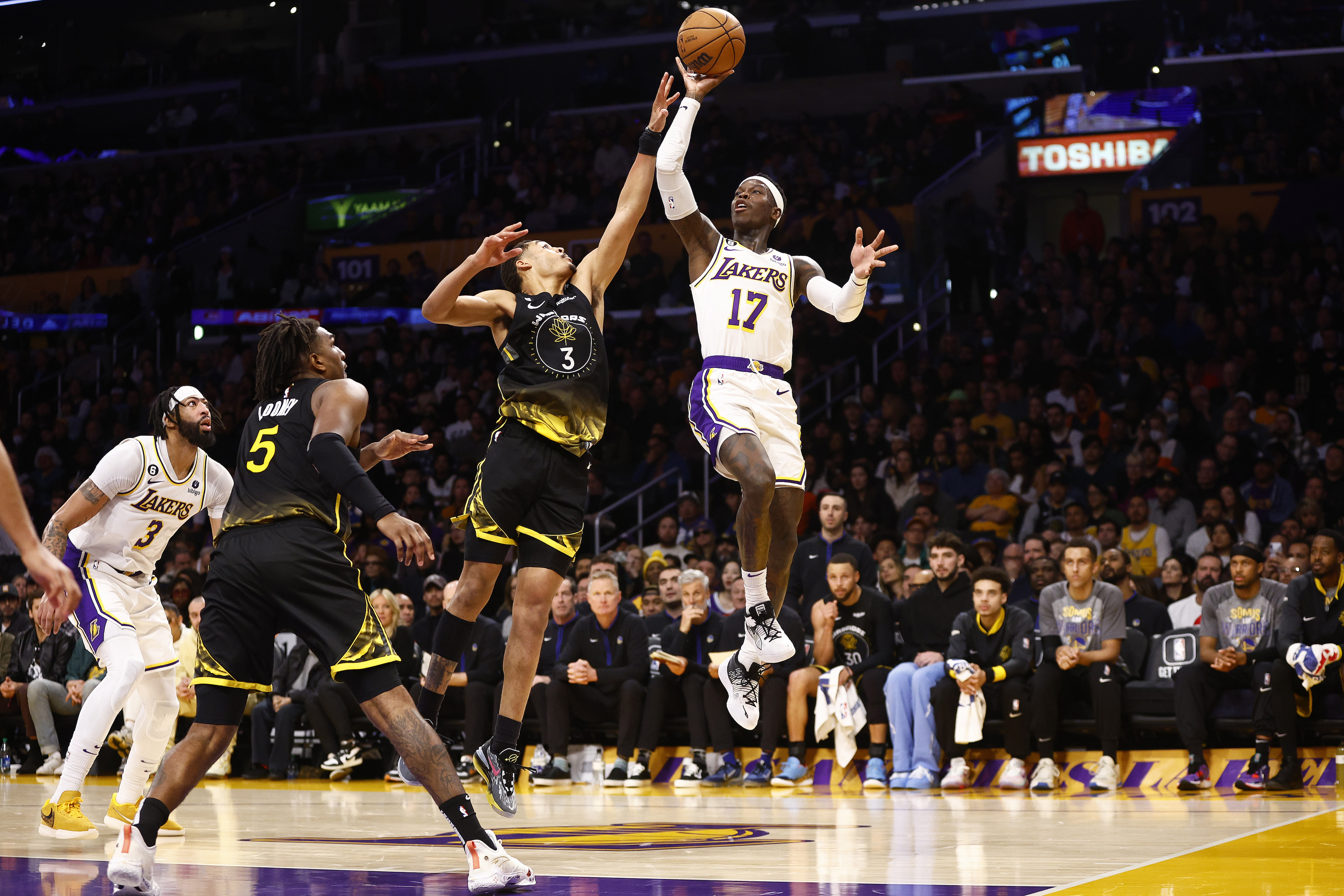 Anthony Davis leads Los Angeles Lakers past Steph Curry, Warriors