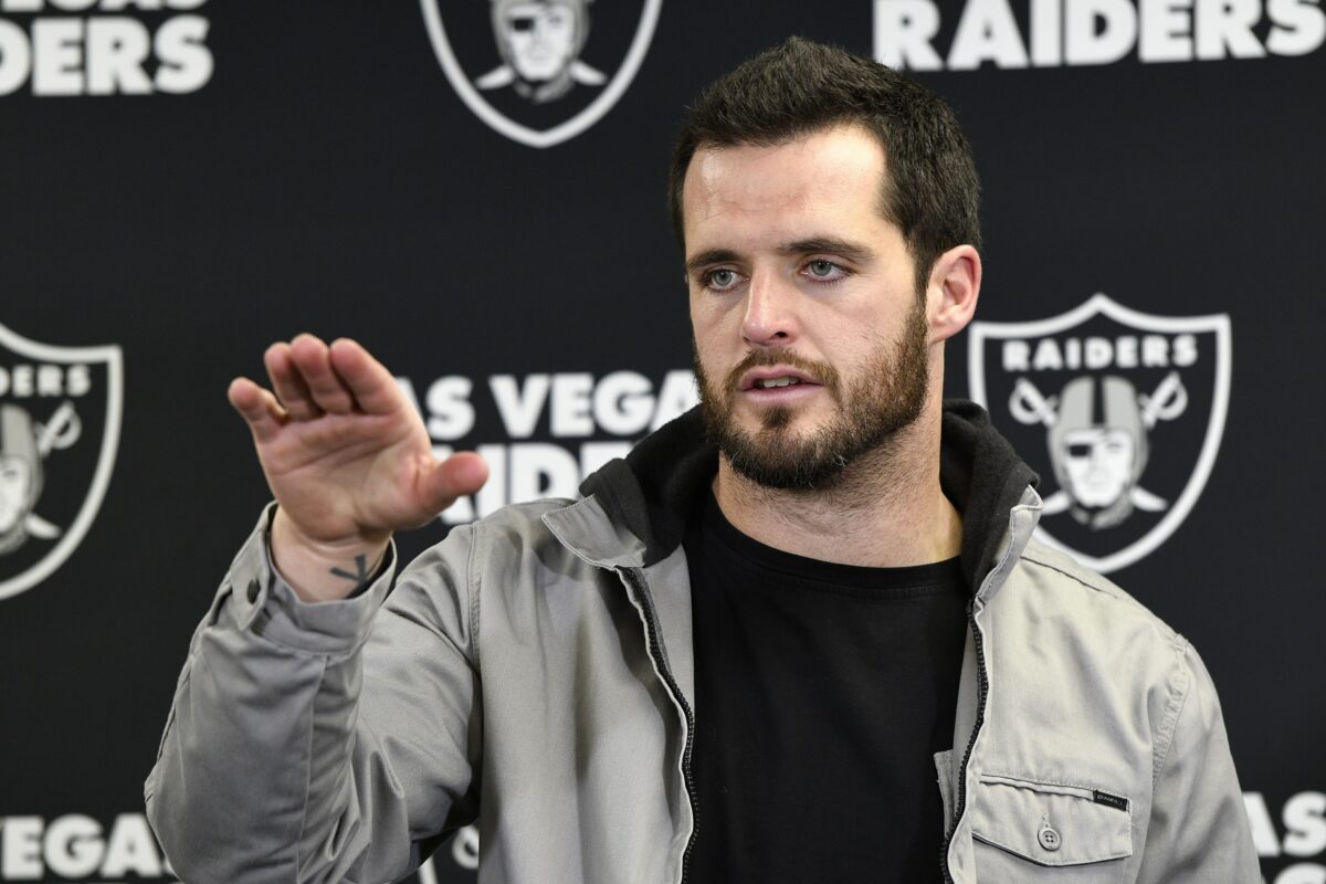 NextImg:Derek Carr Agrees to 4-year Contract With Saints 'Worth up to $150M'