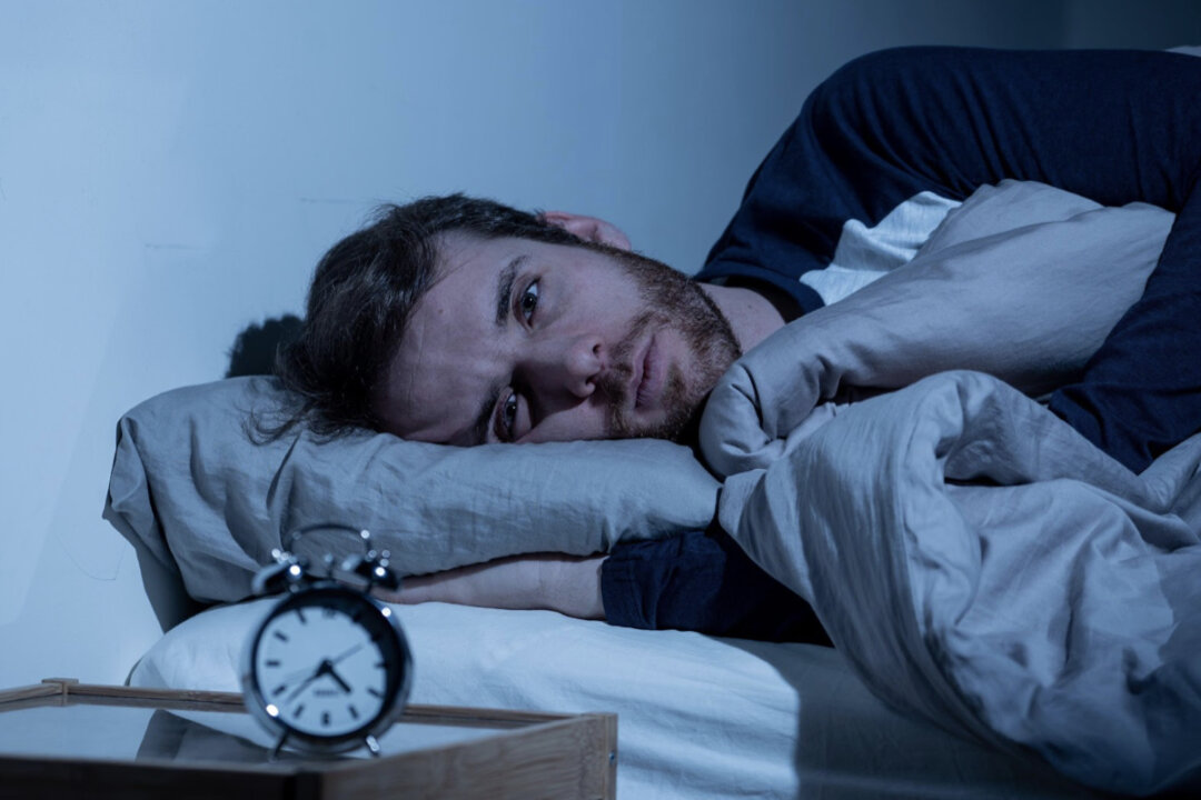 Sleeping Pills Increase the Risk of Dementia, 4 Tips to Treat Insomnia Naturally