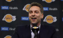 Pau Gasol Gets Emotional as Lakers Retire His No. 16 Jersey