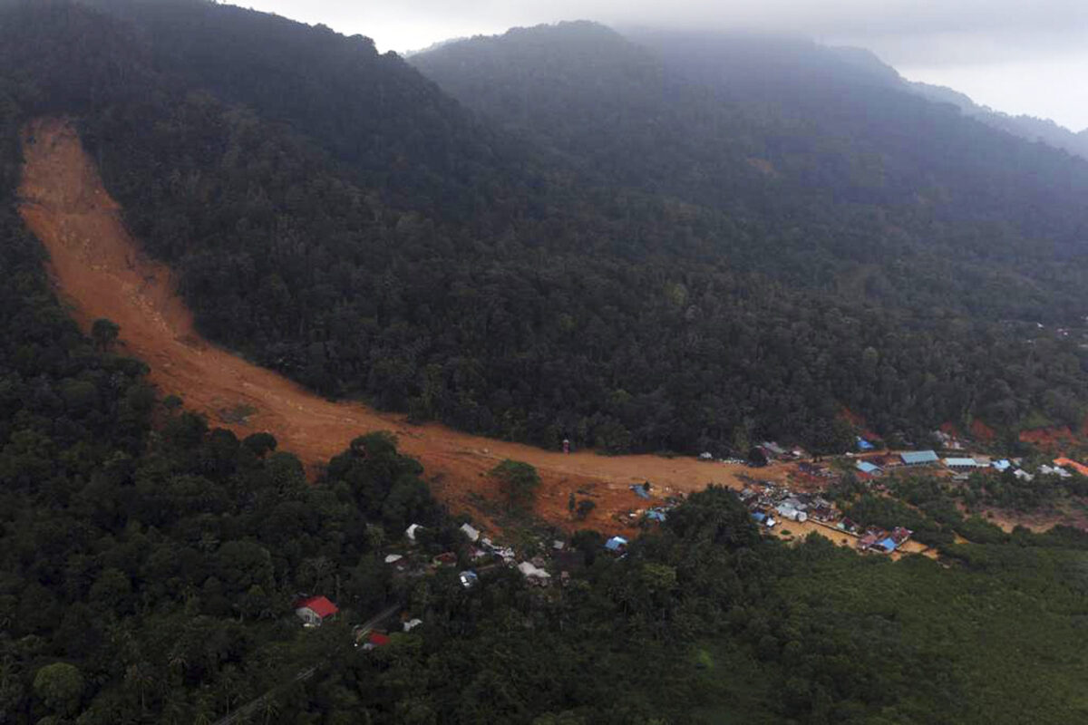 NextImg:Indonesia Landslide Death Toll Hits 30; Dozens Still Missing