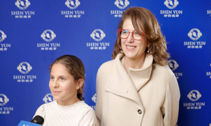 Shen Yun Presents Its Message With Exquisite Delicacy, Says Professor