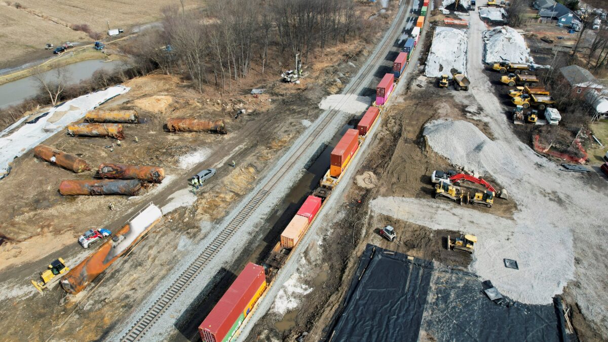 NextImg:US Railroad Group Warns Carriers to Stop Using Cars With Loose Wheels