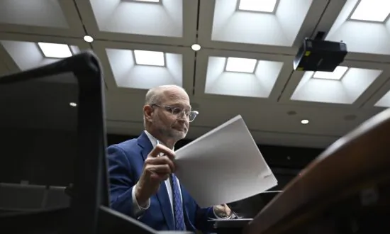 Federal Minister Responds to Premiers’ Objections Over His Comments on Natural Resource Rights