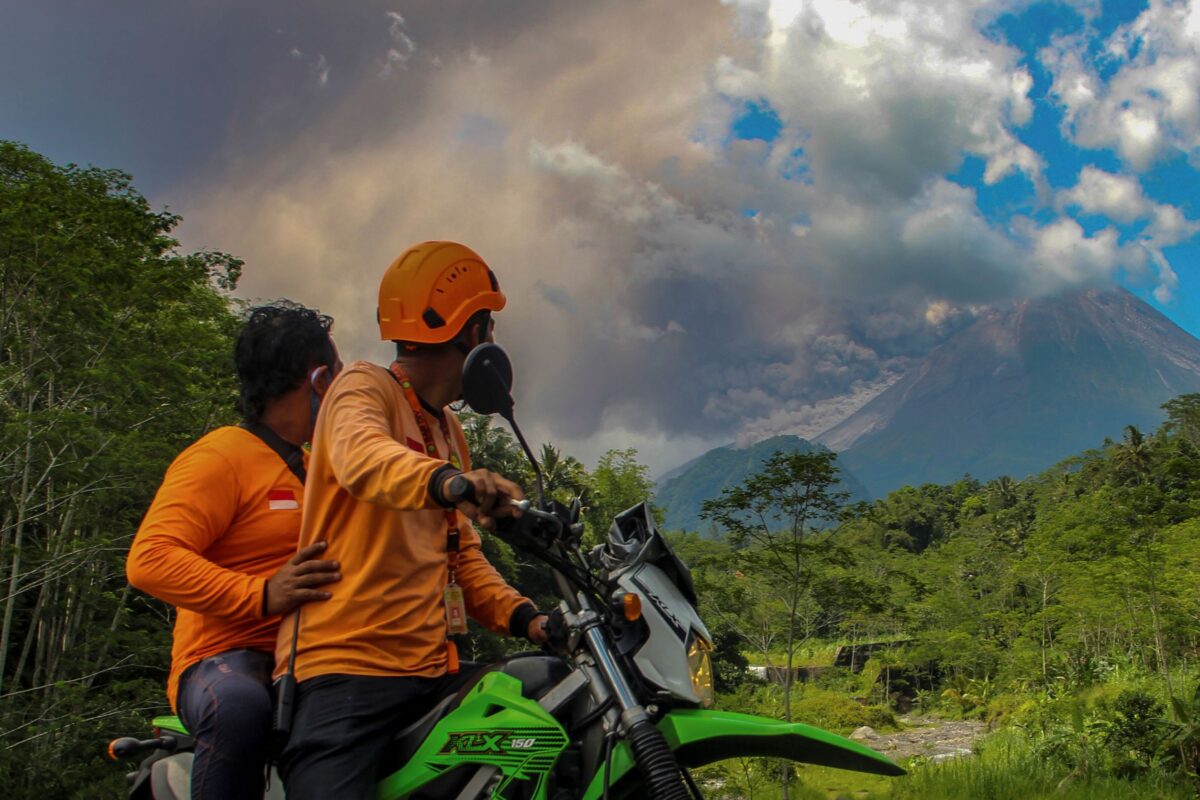 NextImg:Indonesia's Merapi Volcano Spews Hot Clouds in New Eruption