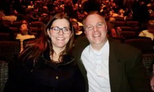 Business Owner Sees Spiritual Message in Shen Yun