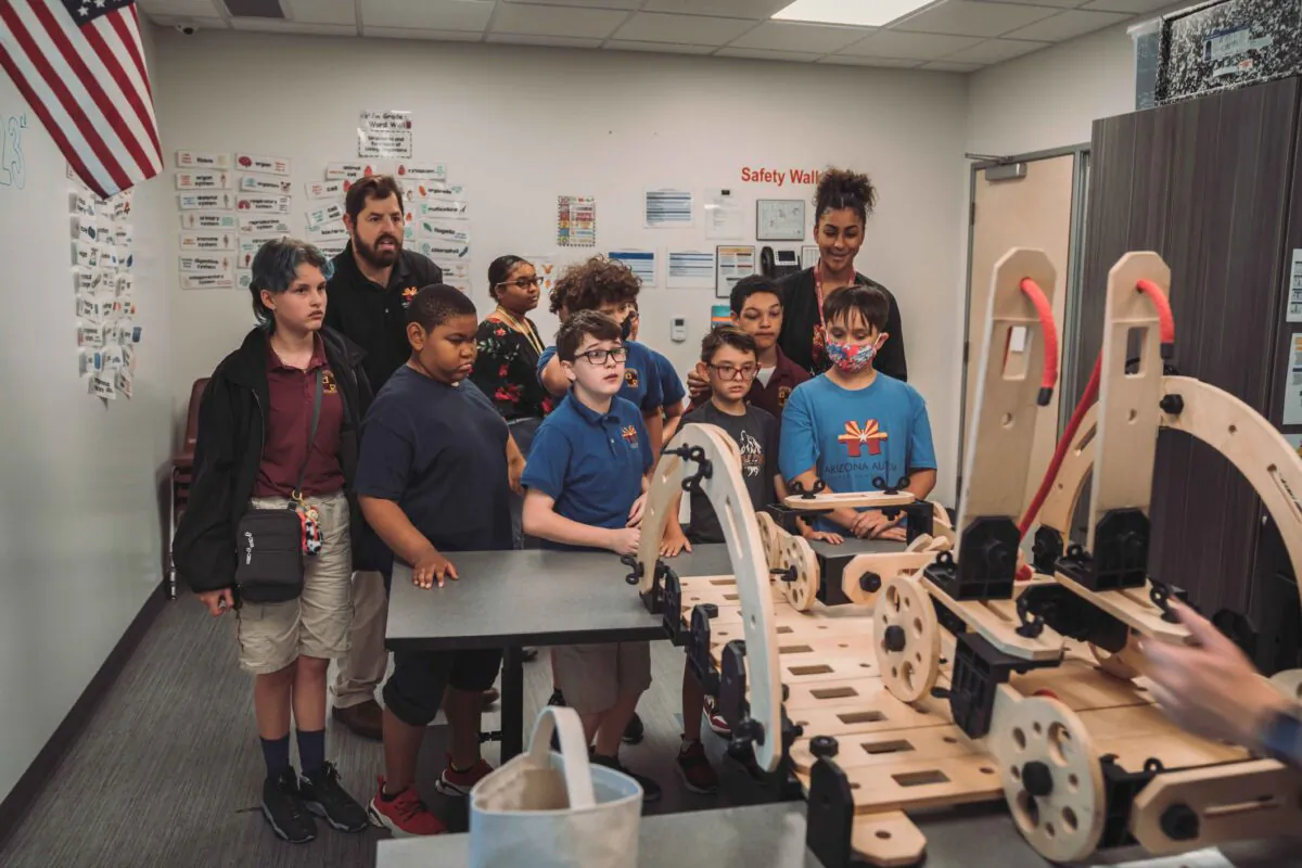 Arizona Autism
Charter School
uses behavior
therapy techniques
to help children
communicate their
needs. (Courtesy of Arizona Autism Charter Schools)