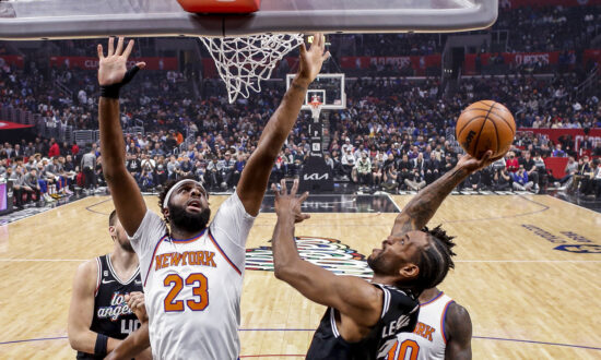 Leonard Scores 38, Leads Clippers to 106–95 Win Over Knicks