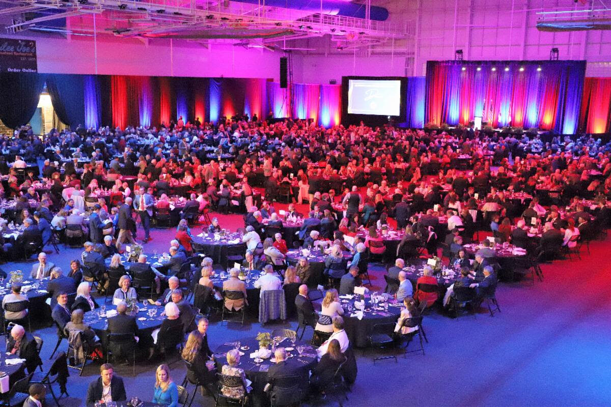 A large crowd gathers at the Alabama Republican Party 2023 Winter Dinner to see Gov. Ron DeSantis.