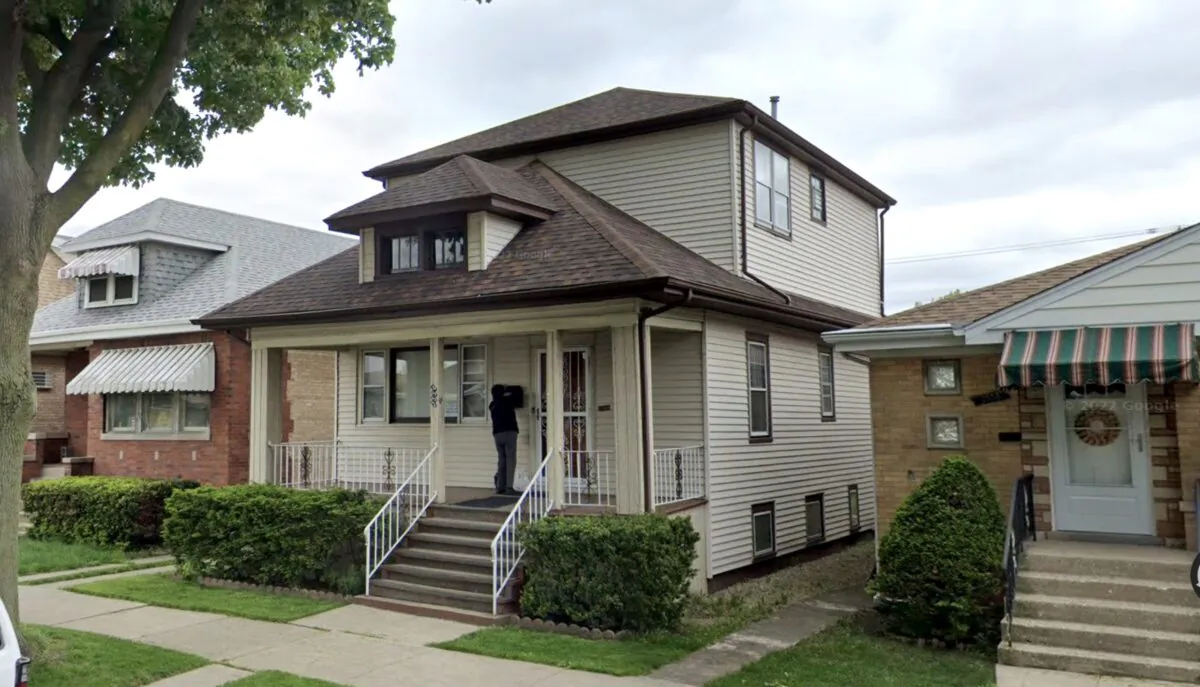 The 2500 block of North Rutherford Avenue, Chicago, in May 2019.  A fire broke out in firefighter Walter Stewart’s home in this neighborhood on March 7, 2023. (Google Maps/Screenshot via NTD)
