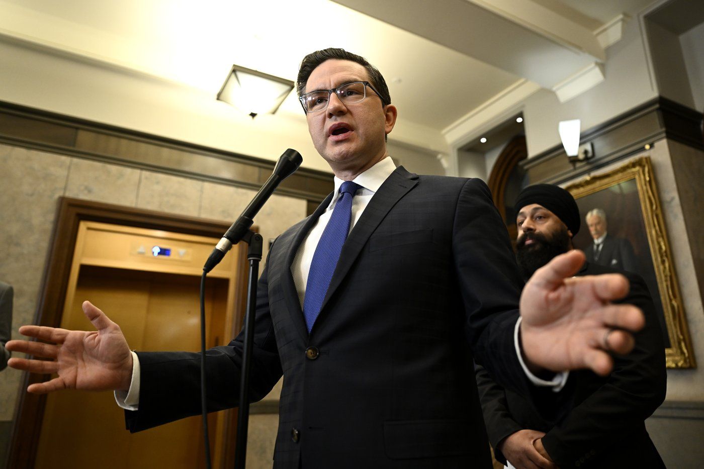 Poilievre Says a Tory Gov't Would Sue Big Pharma for Role in Opioid Crisis - Vimarsana News