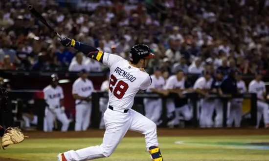 USA Routs Canada, Climbs Back Into Contention at WBC