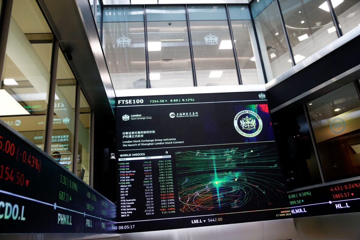 NextImg:Credit Suisse Unease Sparks Fresh Selloff in World Stocks