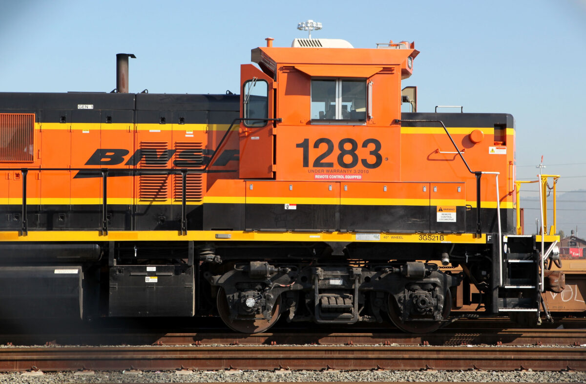 NextImg:BNSF Train Derails in Washington State, Spilling Diesel Fuel