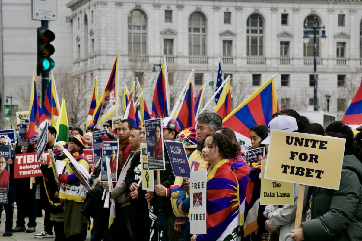 Tibetans and supporters rally in front of City Hall in San Francisco for Tibetan National Uprising Day on March 10, 2023. (Xue Mingzhu/The Epoch Times)