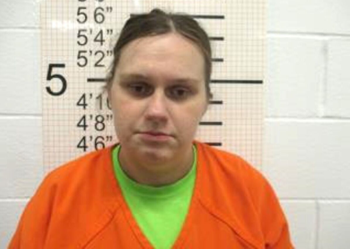 Newborn Found Dead in Iowa Ditch; Mom, Granddad Charged - Vimarsana News