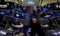 Wall Street Opens Lower as Bank Worries Linger