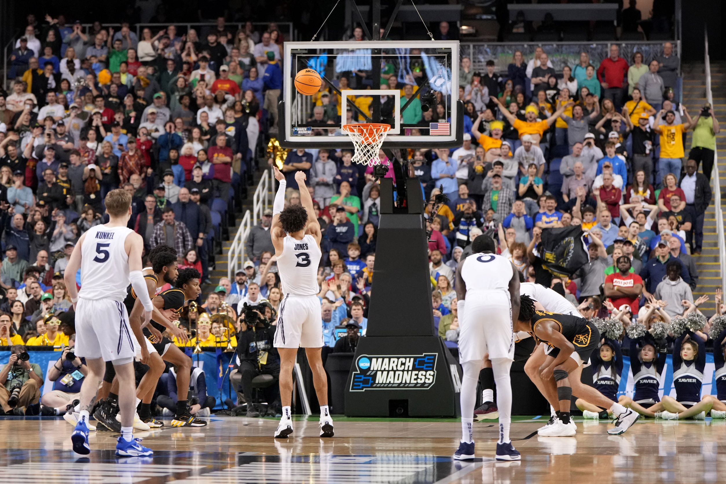 Xavier Musketeers guard Colby Jones (3)