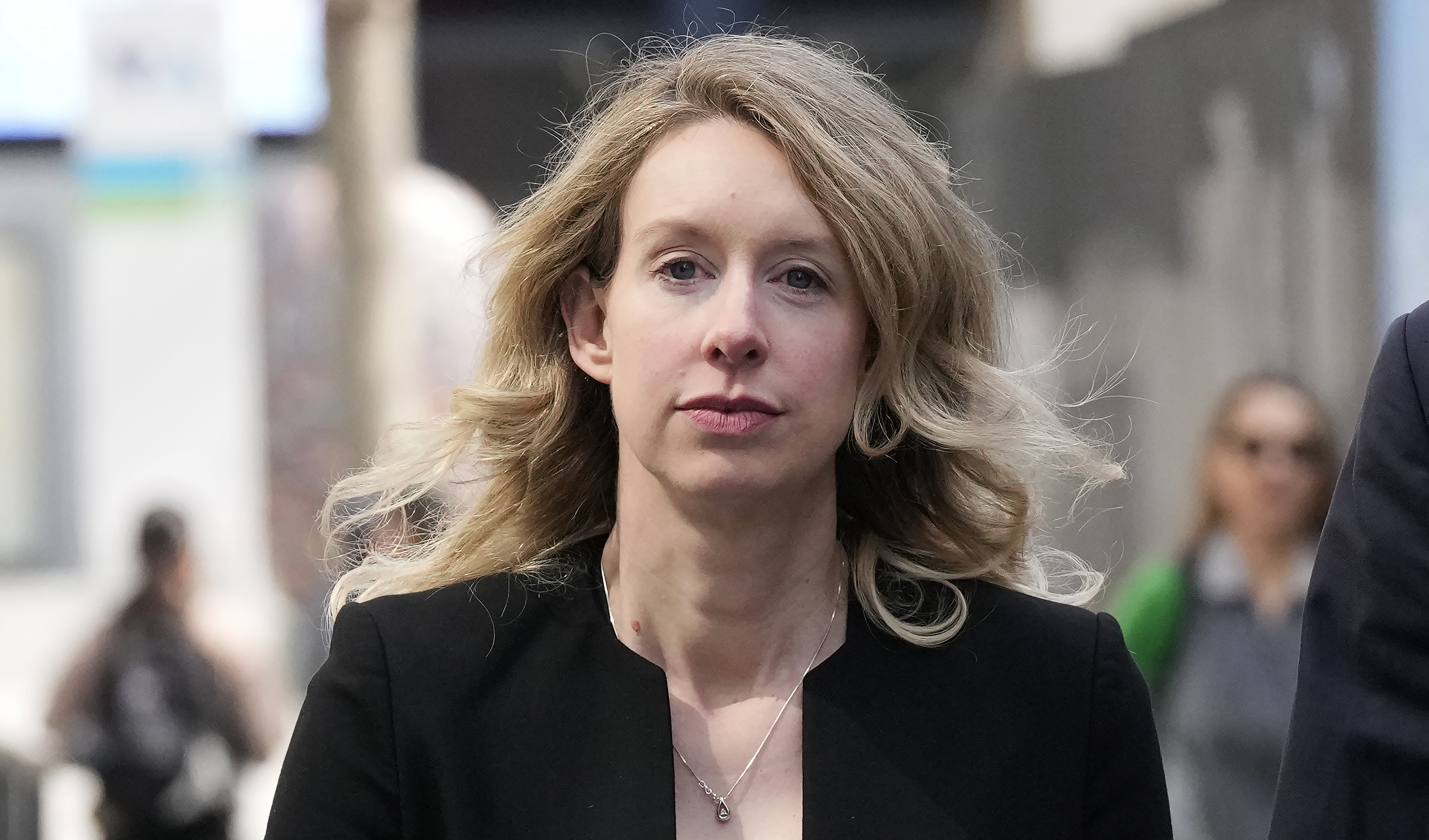 Elizabeth Holmes Returns to Court in Bid to Avoid Prison - Vimarsana News