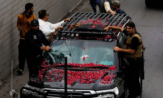 Former Pakistan PM Khan Marks Court Presence as Supporters Clash With Police