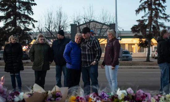 Slain Officers’ Families Issue Statements Thanking Public for Support