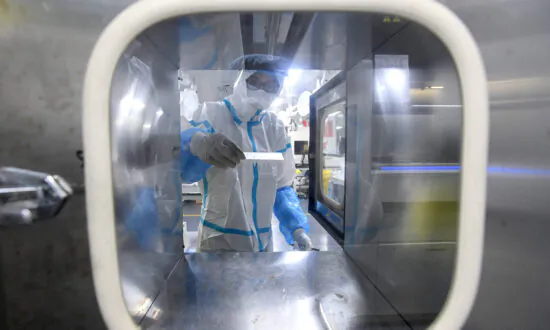 China-Based Scientists Reveal Experiments With Virus 100 Percent Fatal to Mice