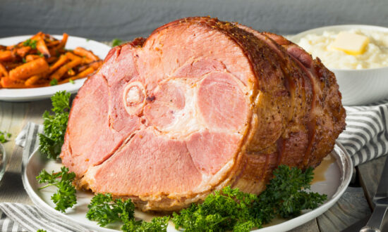 Get Your Ham On: Tips for the Best Easter Centerpiece