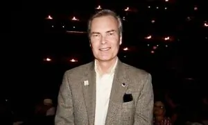 IT Engineer Hopes Shen Yun Will Awaken People