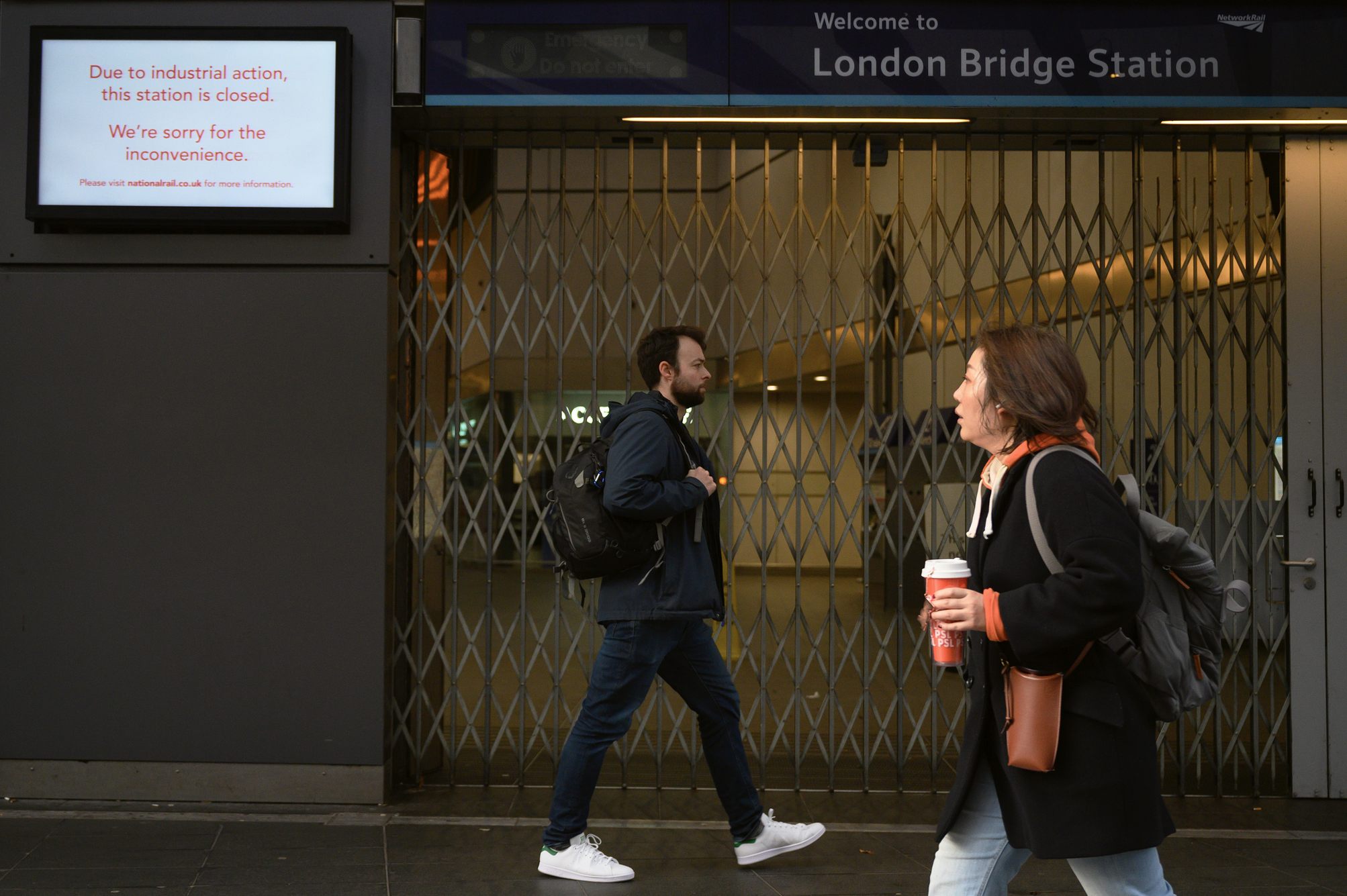 RMT Union Members at Network Rail Accept Pay Offer but Disputes Continue With Train Operators - Vimarsana News