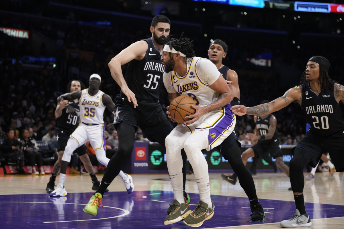 NextImg:Reaves Gets Career-High 35, Pushes Lakers Past Magic 111–105